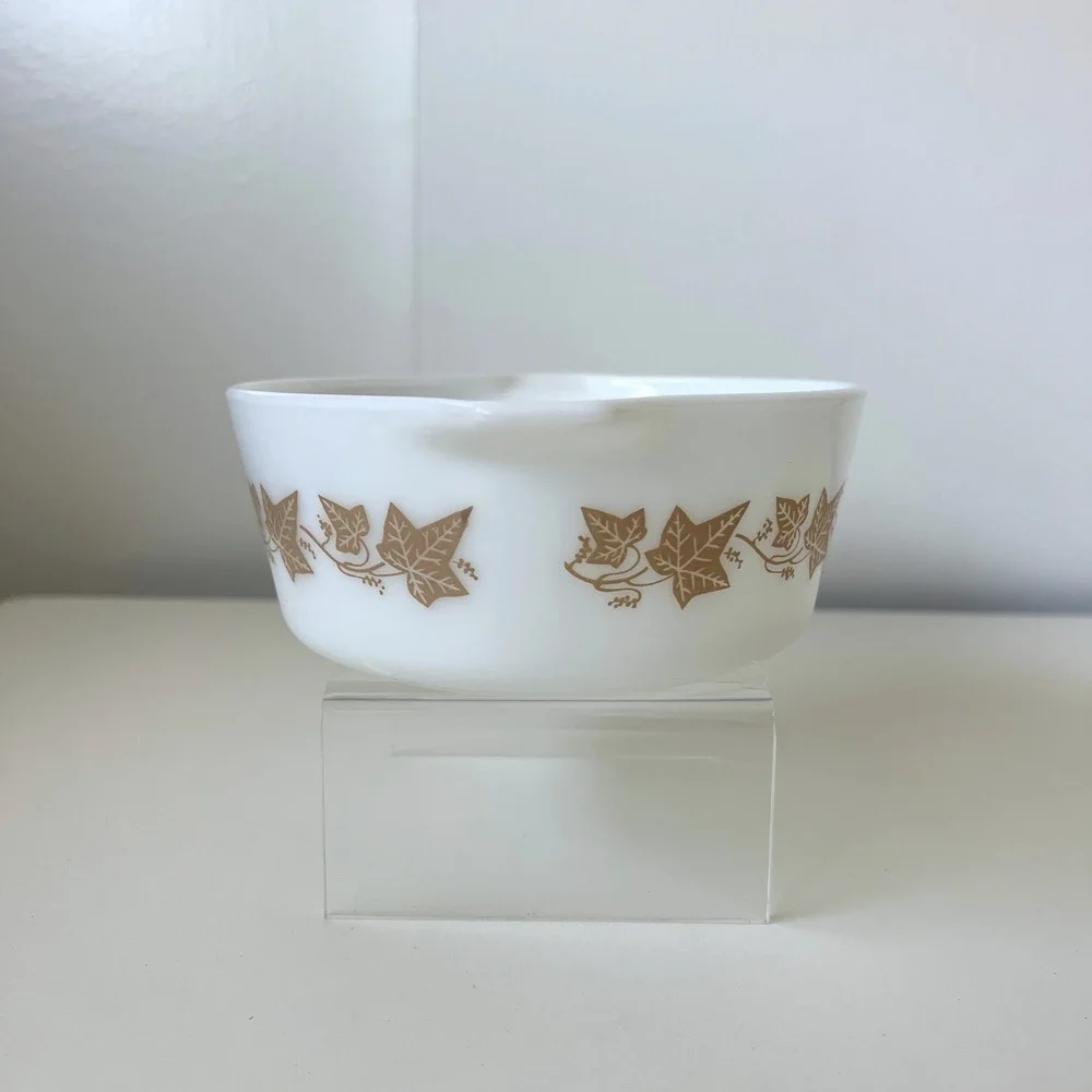 Vintage Pyrex Sandalwood 472-B Brown Ivy 1.5 Pt Casserole Dish No Lid
